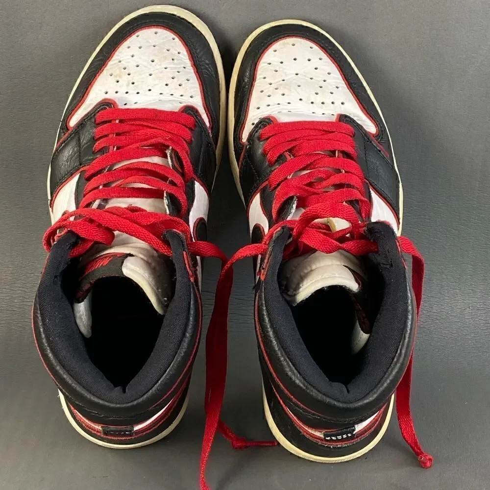 NIKE AIR JORDAN 1 HIGH OG “Bloodline” sneaker shoes mens size  8.5